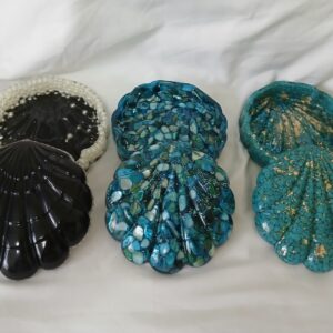 Clam Shell Jewelry Box with Lid
