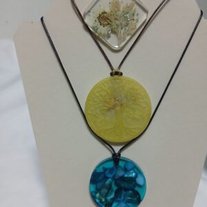 Medium Pendant Necklace